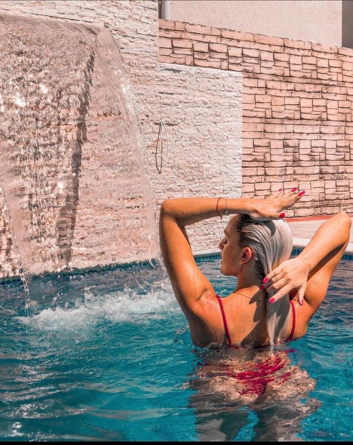 Queen Kodre Apartments Улцинь Екстер'єр фото