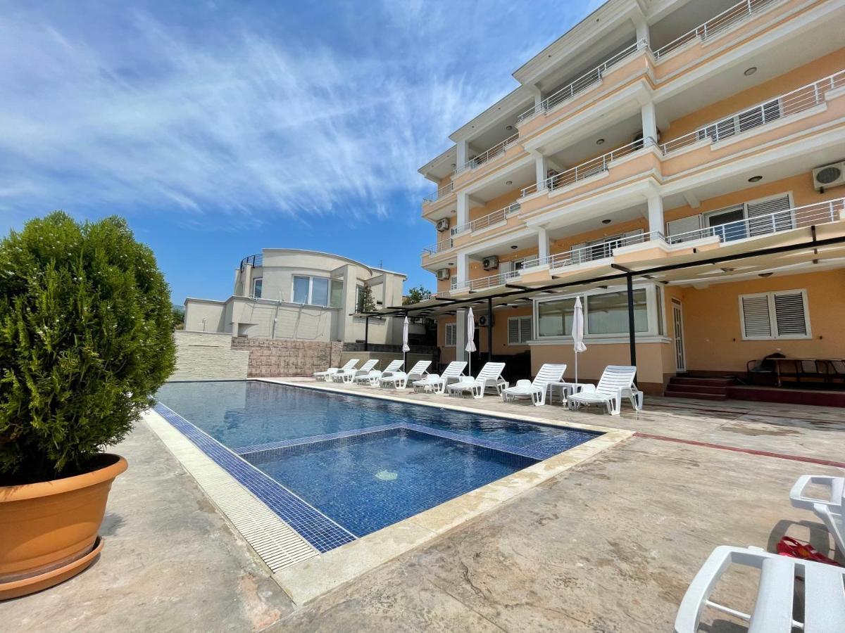 Queen Kodre Apartments Улцинь Екстер'єр фото