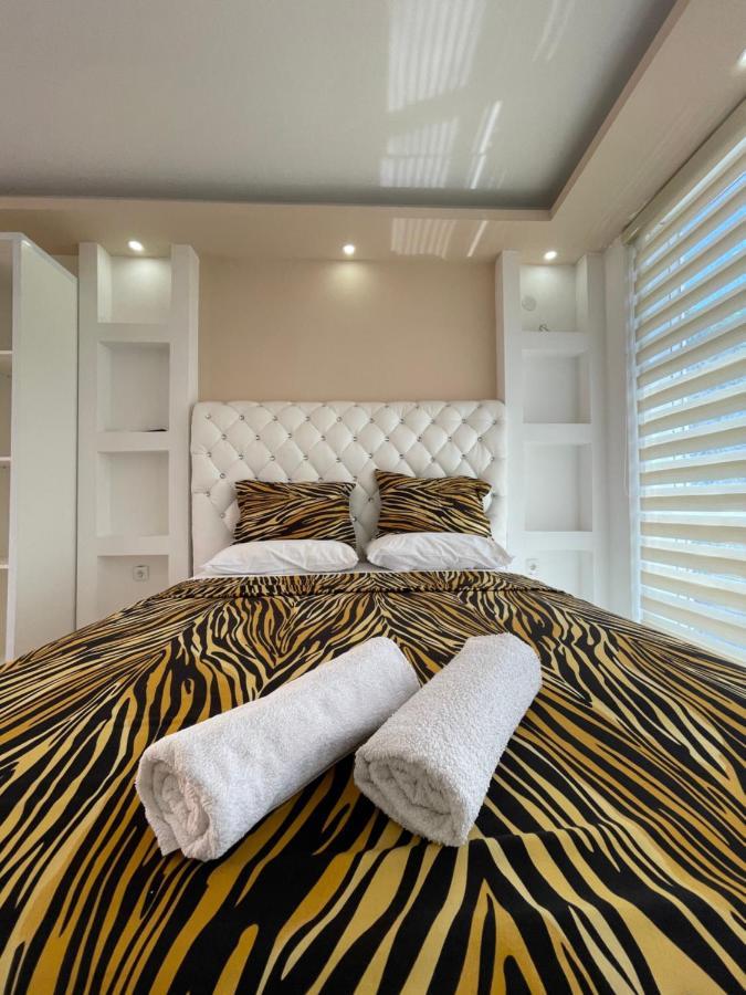 Queen Kodre Apartments Улцинь Екстер'єр фото