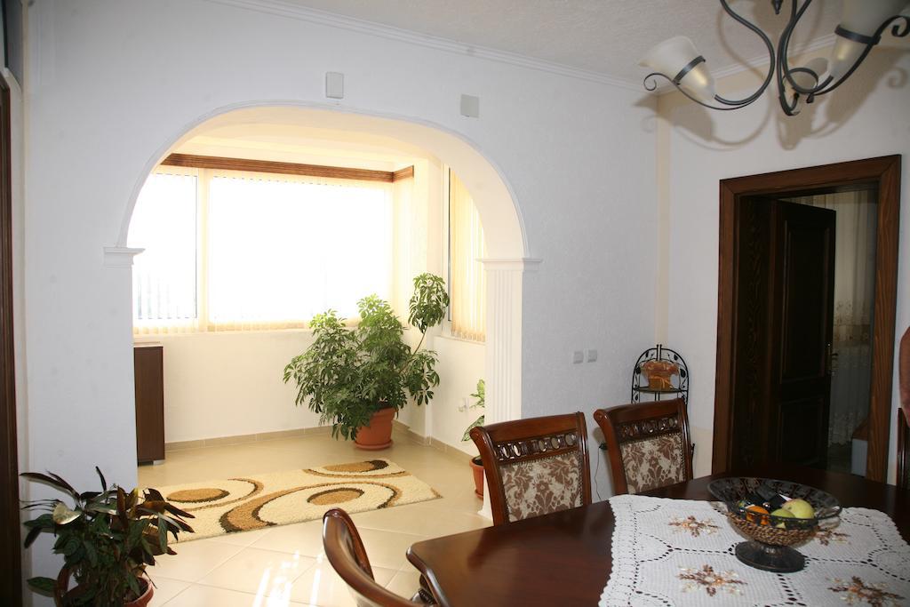 Queen Kodre Apartments Улцинь Екстер'єр фото