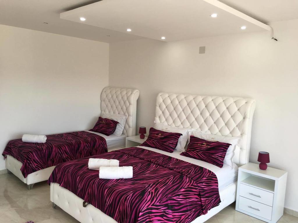 Queen Kodre Apartments Улцинь Екстер'єр фото